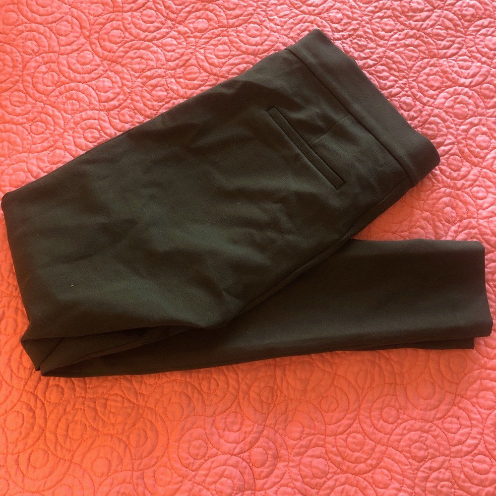 LOFT size 6 Pine green leggings